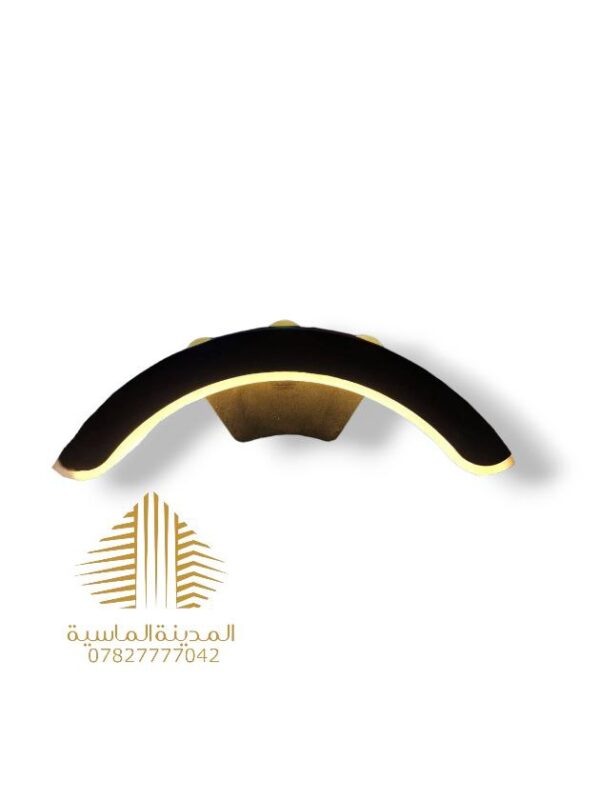 موجه جداري منحني